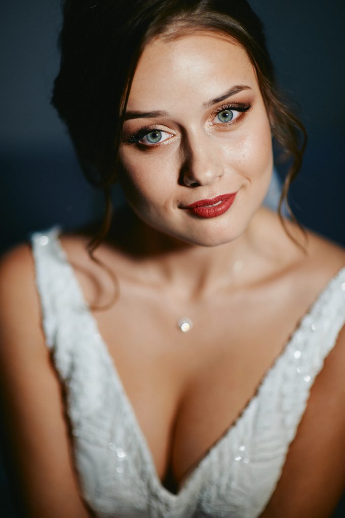 040 stas jenya korneychikeu 681x1024 - Где сделать сборы жениха и невесты: дома или в отеле?