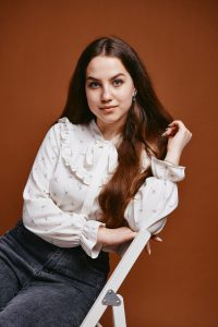 00444 brown 11kl 200x300 - Выпускные альбомы