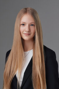 00838 gmnz 9v studio portrait 200x300 - Выпускные альбомы в Мозыре и Гомеле